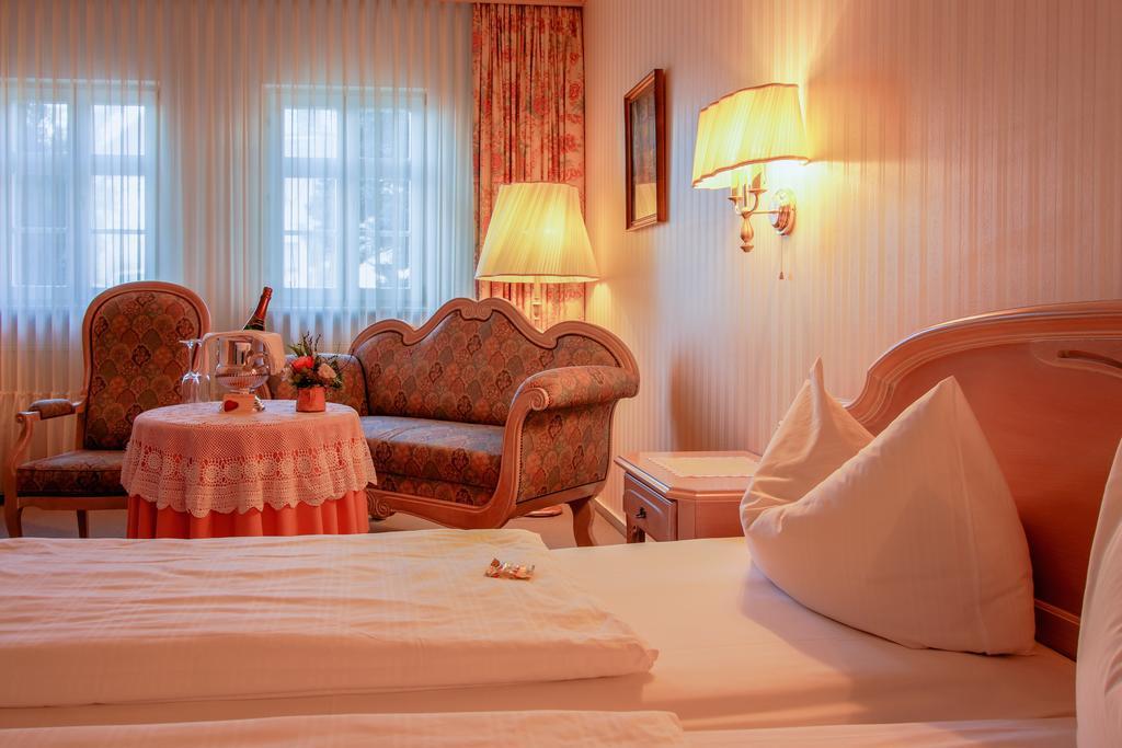 Landhotel Schnupp Neudrossenfeld Bagian luar foto